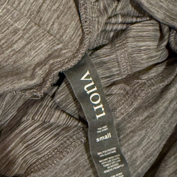 Vuori Lux Harem Pants - size small - Picture 3 of 5